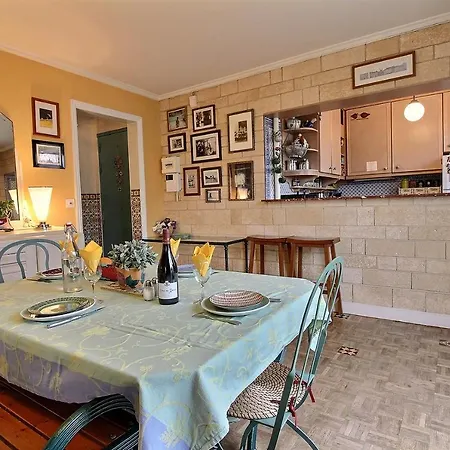 213367 - 6 Personnes à