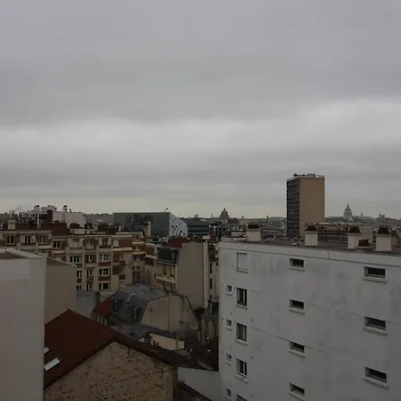 213367 - 6 Personnes à Parigi